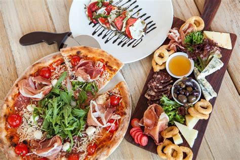 The 10 Best Restaurants In Sorrento, Italy | Sorrento, Classic italian dishes, Sorrento italy