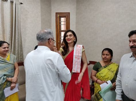 Chhattisgarh: Miss India Transgender Veena Sendre joins Congress