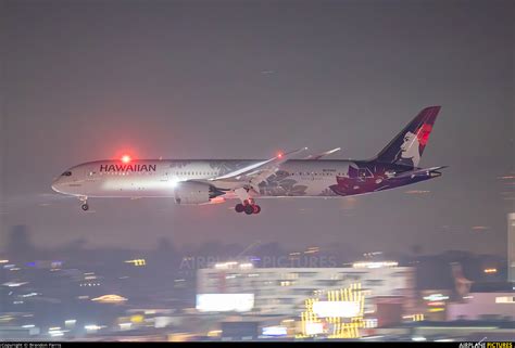 Hawaiian Airlines Boeing 787-9 Dreamliner N781HA at Los Angeles Intl ...