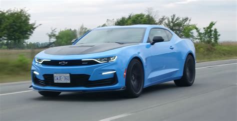YouTubers Review 2022 Chevy Camaro SS 1LE, Better Value Than a Performance-Packed Mustang ...