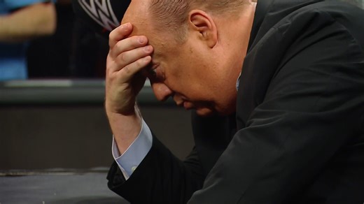 LA AGAIN 👊 Following the attack by LA Knight on Bronson Reed, Penta wins via count-out! | WWE Raw