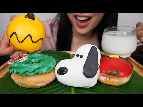 KRISPY KREME SNOOPY CHRISTMAS DONUTS (ASMR EATING SOUNDS) LIGHT WHISPERS | SAS-ASMR