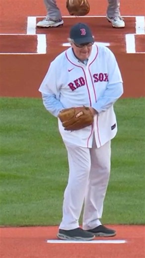 A first pitch at Fenway to ... Pete Alonso?!