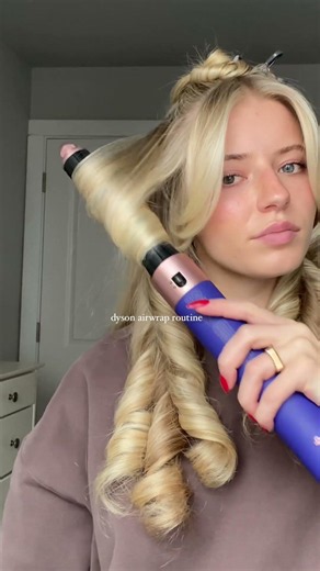 my new favorite hair tool 🥹 dyson #dyson #dysonhair #thatdysonmoment #ad #blowout #blowouthair