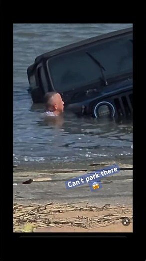 Jeep falls off the boat ramp! Epic fail at the boat launch! #boatrampfails #boatramp #jeep #fail