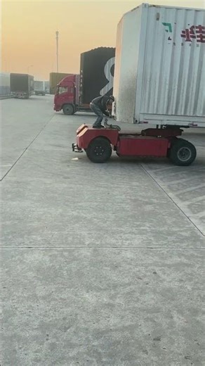 Behind the Scenes of Logistics: The Trailer Transport Process with Terminal Tractors