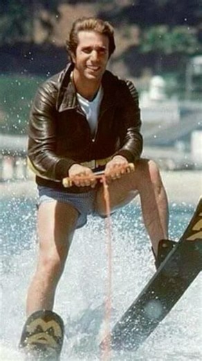 Fonz jumping a SHARK is crazier than you remember!