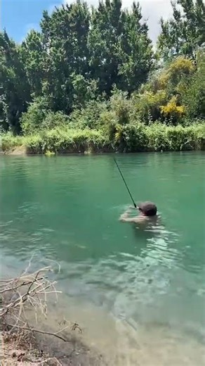 To Catch a Fish You Need to Think Like a Fish || ViralHog