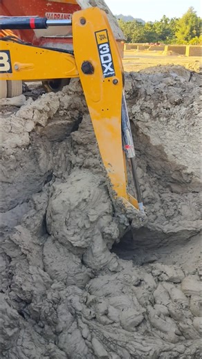 Jcb tractor trolley loading tipper 💪#jcbbaba #jcbtractor #jcb3dx #jcb #excavator #short #youtube