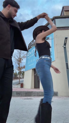 Aybüke Çangal (@aybukeyim) adlı kullanıcının Old Town Road - Lil Nas X/Billy Ray Cyrus ile oluşturduğu videoları