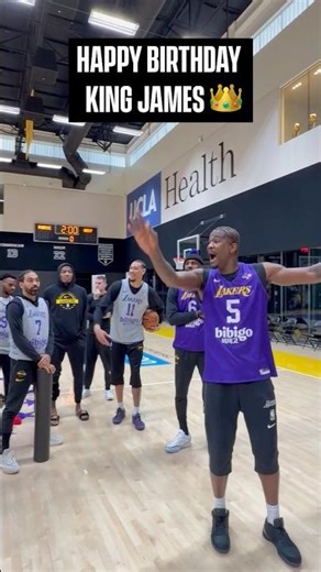 The Lakers Celebrated LeBron’s Birthday after Shootaround 🎂