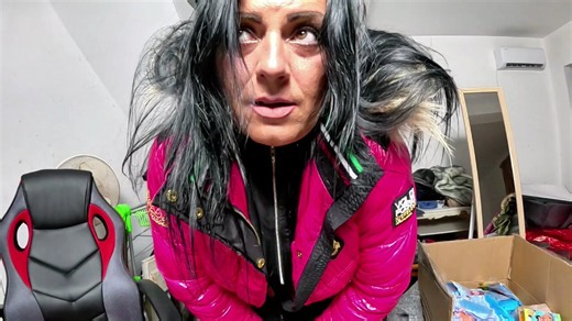 Milfy Calla on X: "Dominant MILF Fur Hooded Downjacket Masturbation. Spandex Cameltoe, Smoking and Orgasm https://t.co/rmmlToMGC0 #realloyalfans" / X