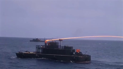 🔴 “Americans used napalm weapons called ‘Zippo’ during the Vietnam War. The footage you are watching shows pre-war tests of these weapons.”