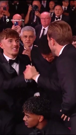 The moment Kane won the Ballon d'Or 🤩