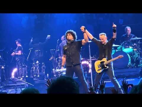 Bruce Springsteen and the E Street Band - Badlands. Live. Los Angeles. 07.04.2026 HD