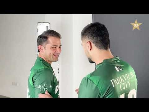 Pakistan squad in action! Headshots done ahead of the Sri Lanka T20I assignment 🏏