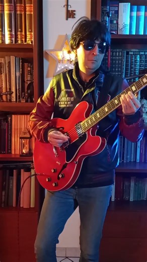 Chuck Berry - Johnny B. Good | guitar cover #shorts #cover #music #backtothefuture #blues #rock