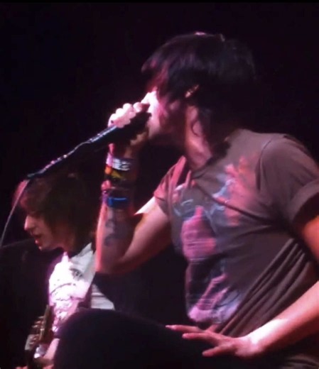 Sleeping with sirens - The Bomb Dot Com V2.0 at the West End Cultural Center in Winnipeg, Manitoba 2010 #fyp #sleepingwithsirens #sleepingwithsirensband #sleepingwithsirenslive #sleepingwithsirenstour (@Sleeping With Sirens)