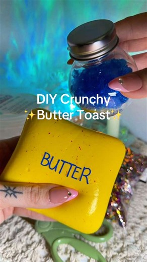 DIY Crunchy Butter Toast ✨⭐️🧈#diysquishy #crunchysquishy #DIY #crunchy #Butter MAKING A CRUNCHY FOAM BUTTER SQUISHY