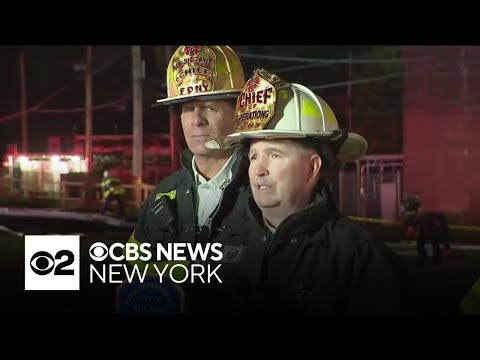 3-alarm fire tears through vacant Staten Island warehouse, FDNY says
