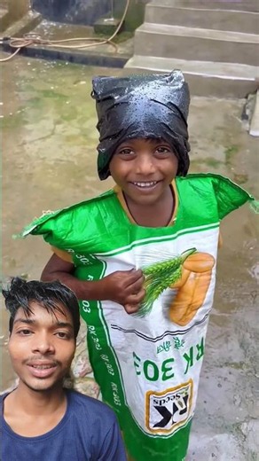 Chintu ka desi raincoat🧥🥼Built a rain court with handmade Wood Craft wooden log cabin art! p-RT266H1
