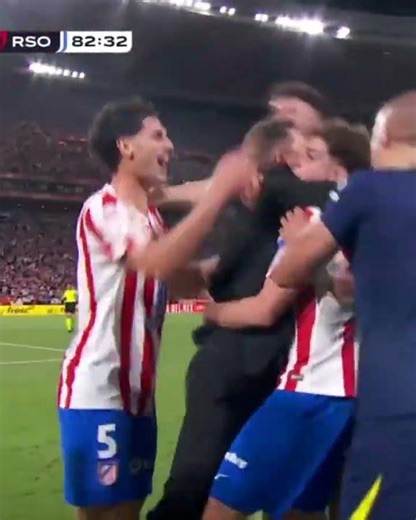 JULIAN ALVAREZ WITH A WILD GOAL TO EQUALIZE LATE IN THE COPA DEL REY FINAL 😱