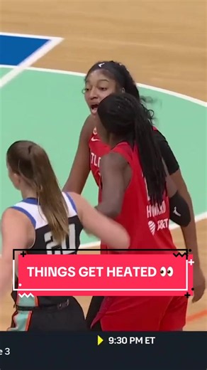 Angel Reese and Sabrina Ionescu exchange words after some physical plays between the two teams 👀