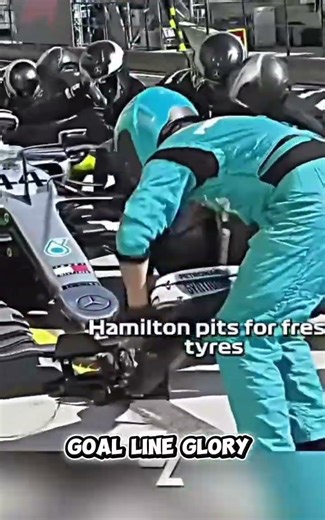 Best hamilton vs Verstappen moments 