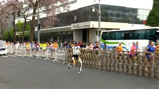 Chinese humanoid robots outrun humans in Beijing half-marathon