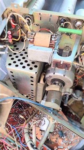 Retro CRT TV Teardown (60s/70s) #shorts