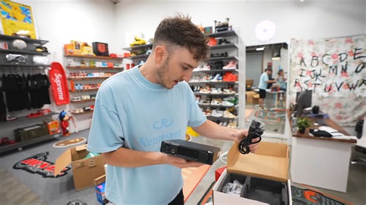 Unboxing a giant $4000 Amazon returns pallet - and the risk starts paying off fast