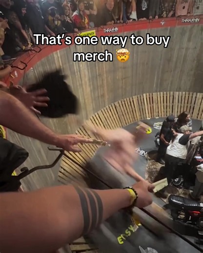 Woah 👀 (via highqueenreagan/IG) #cool #bike #motorcycle | merch