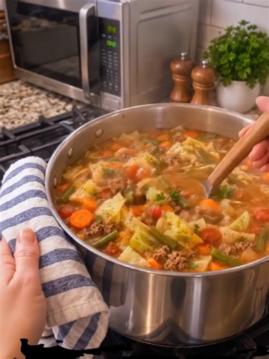 Cabbage Roll Soup All the cozy flavor of classic cabbage rolls without all the rolling. Hearty, simple, and perfect for a comforting dinner! Ingredients: 1 lb ground beef 4 cups green cabbage, chopped 1 small onion, diced 1 (14.5 oz) can diced tomatoes 1 (15 oz) can tomato sauce 3 cups beef broth ½ cup long-grain white rice 2 cloves garlic, minced 1 Tbsp Worcestershire sauce ½ tsp paprika ½ tsp black pepper ½ tsp salt Directions: Brown the ground beef with the onion in a large pot, then drain ex