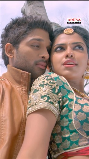 Love Looks Beautiful, Sounds Even Better ❤️🎶| #ViolinSong #Iddarammayilatho #AlluArjun #DSP #Shorts