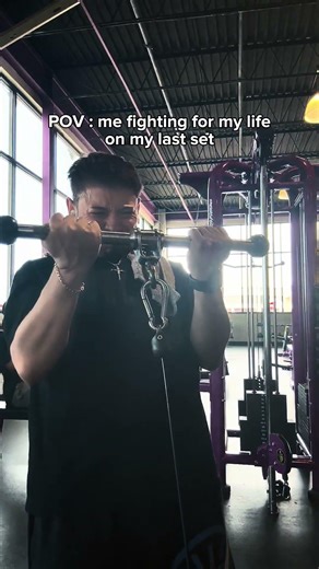 Chilll bro!😅😭 #onemore #more #gymshort #gymbro