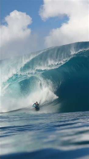 🔴Bodyboarding MASSIVE MOUNTAINS of Water at Teahupo'o