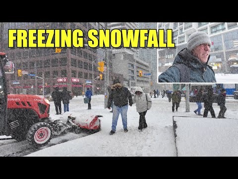 Freezing Snowfall & High Winds | Midtown Toronto Walk (Dec 2025)