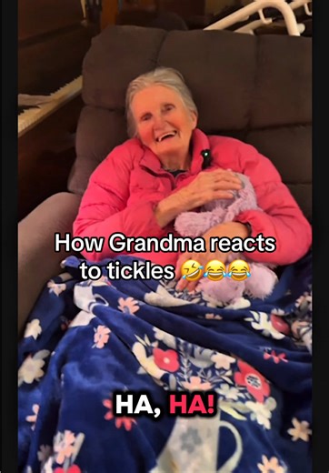 We don’t get to see her smile very often so its a very special treat to see her laugh. She’s quite the little tickle bug 😂🤣🤣 #grandma #dementia #alzheimer