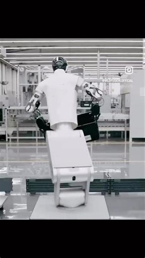 ✨ From Simulation to Reality 🤖 Humanoid Robot Working in a Real Factory