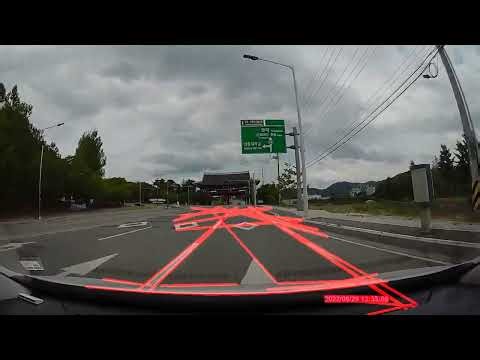 lane detection using python code - lane_dection_save_mp4.py.