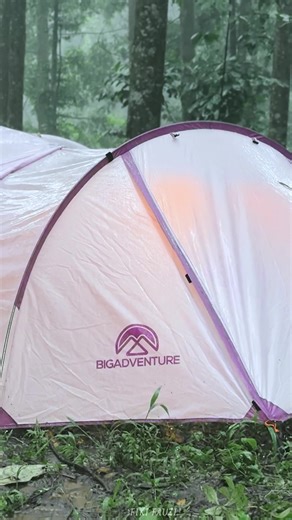 Enjoying Rainy Camping with Hot Noodles Experience