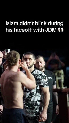 The intensity 😳 (via UFC)