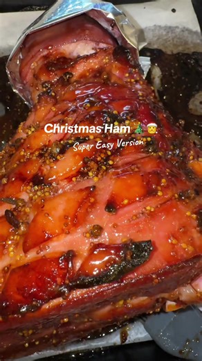 Delicious Glazed Christmas Ham Recipe for the Holidays