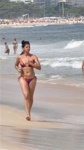 🇧🇷 Copacabana Beach A Wavy Day
