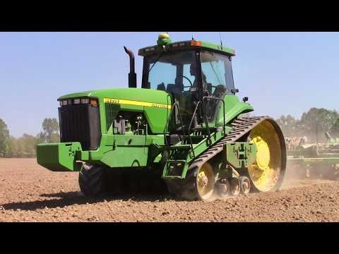 JOHN DEERE 8400T Tractor Planting Corn