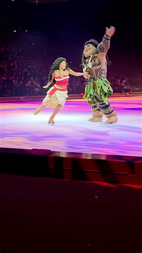 Maui Performs “You’re Welcome” for Moana on Ice! 🌊💪 | Disney On Ice