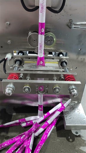 Long strip powder packaging machine #powderpackagingmachine #packagingmachine