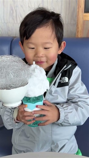 Eating every CLOUD Dessert in Hokkaido, Japan (Part