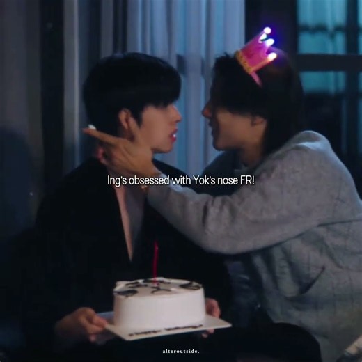 Ing's favorite thing! he loves Yok's nose that much #foolinlove #copterbank
