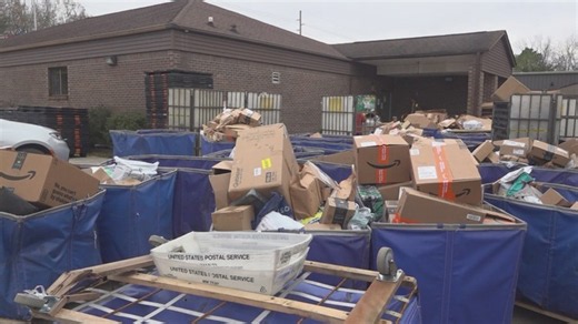 US Postal Service reports $2.5B loss, seeks legislative help amid ongoing financial crisis